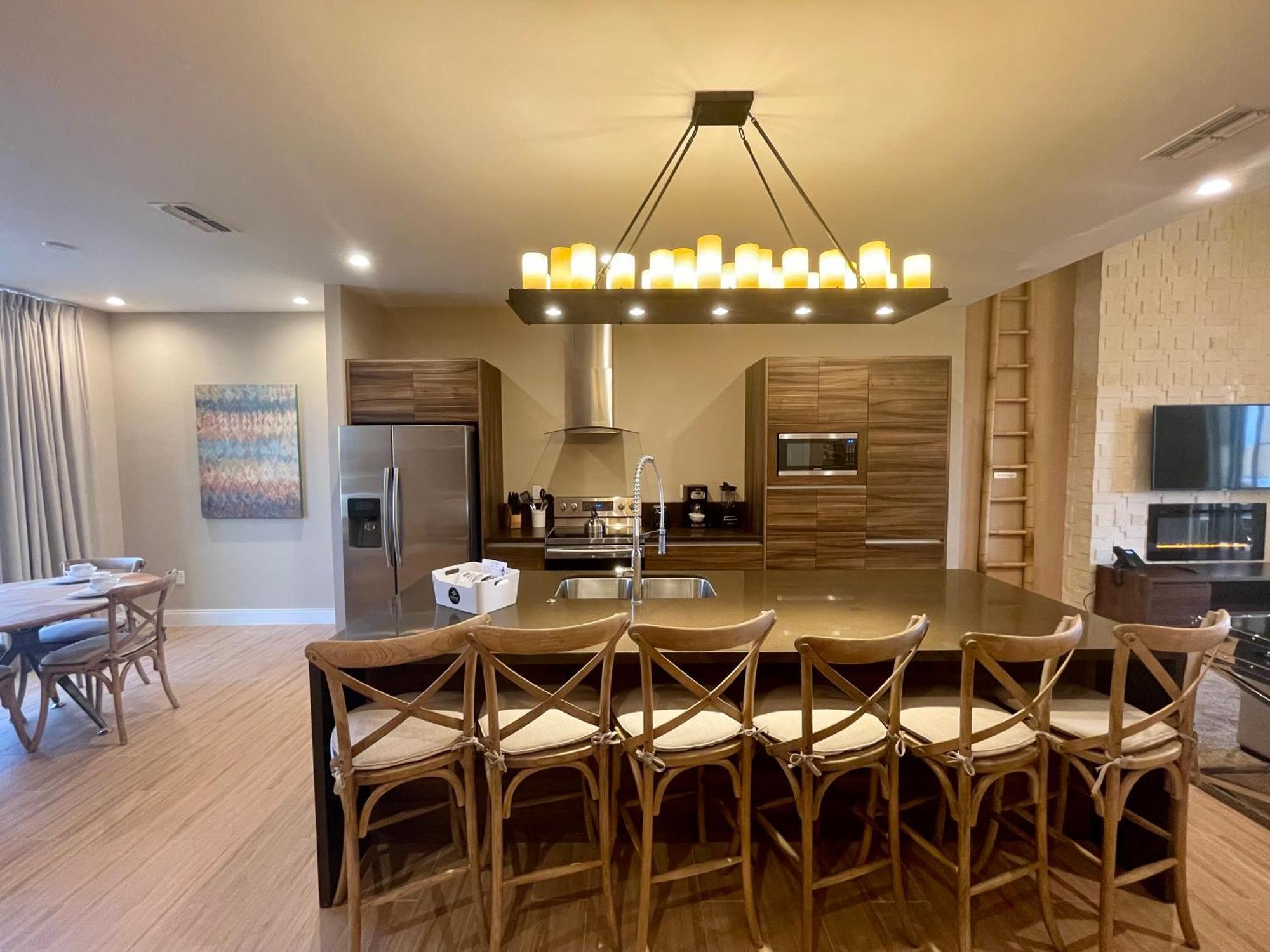 Luxury Home In Orlando With Private Hot Tub - 7 Min From Disney Parks - 3 Bedrooms And 4 Bathrooms! Екстер'єр фото