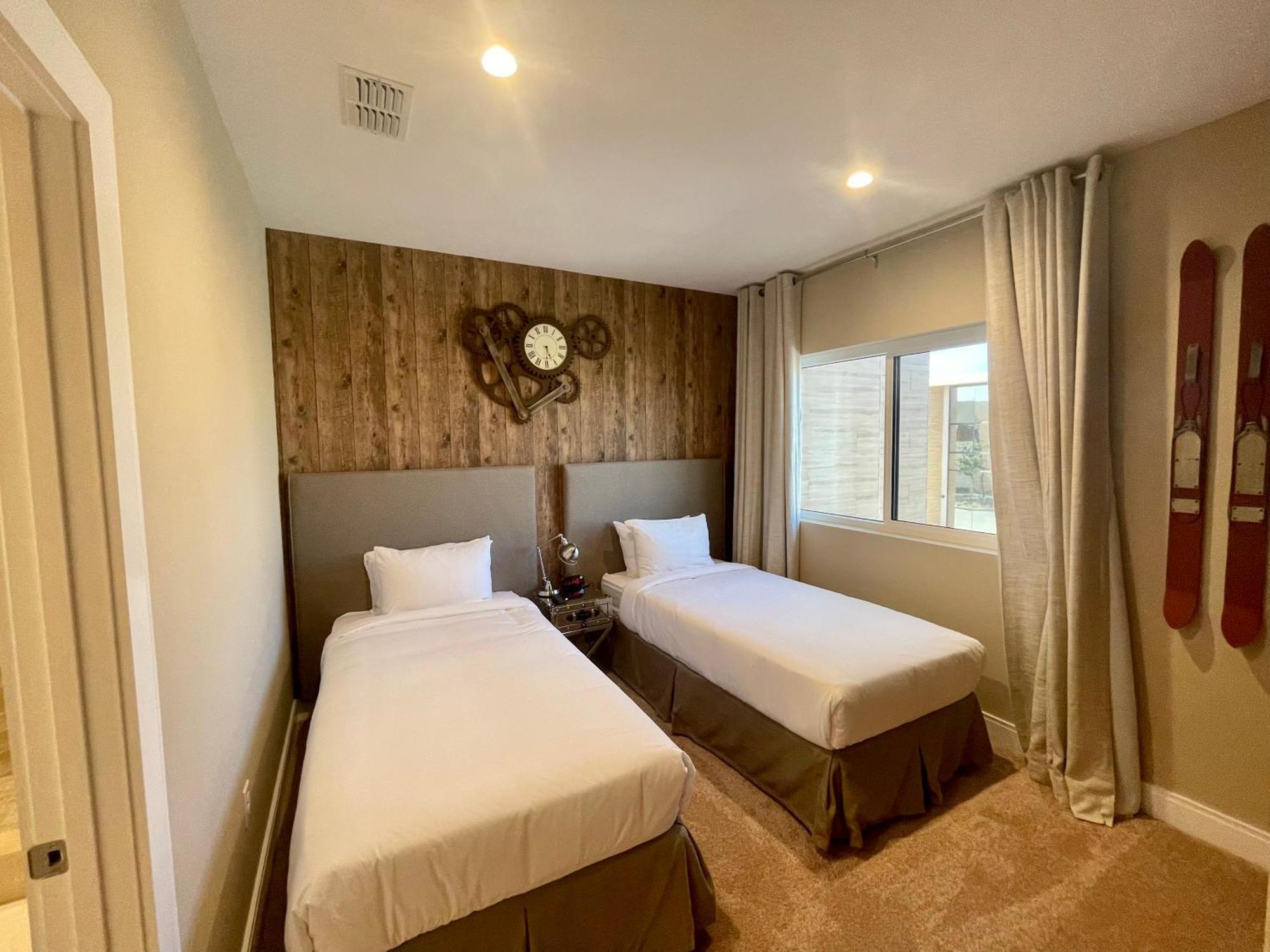 Luxury Home In Orlando With Private Hot Tub - 7 Min From Disney Parks - 3 Bedrooms And 4 Bathrooms! Екстер'єр фото
