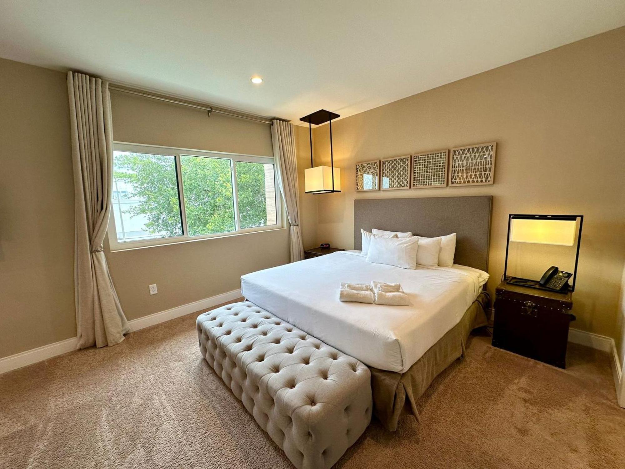 Luxury Home In Orlando With Private Hot Tub - 7 Min From Disney Parks - 3 Bedrooms And 4 Bathrooms! Екстер'єр фото
